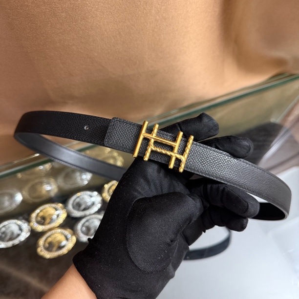 新款女士高档皮带休闲工字扣H扣牛皮腰带潮流时尚休闲百搭韩装饰