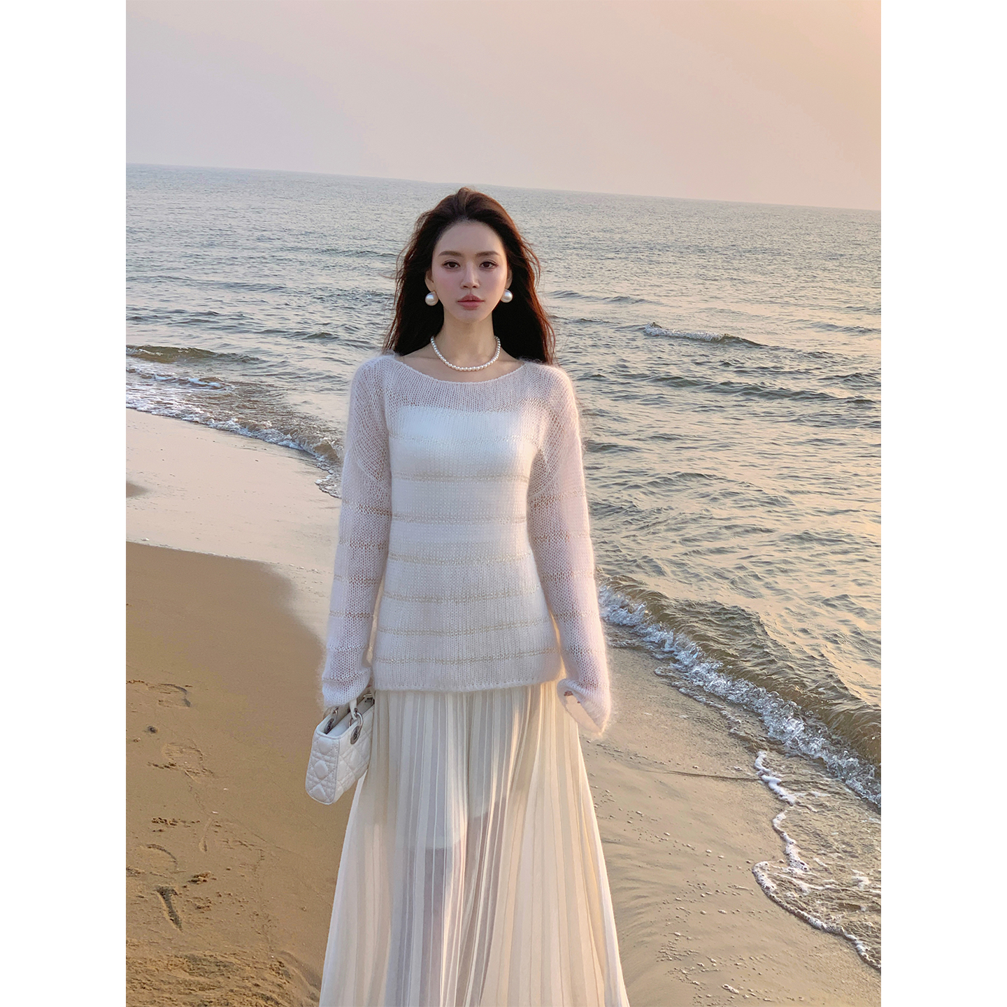 冯薪颖 【糯白云纱】慵懒风气质软糯条纹针织上衣 T509099