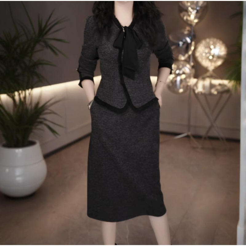 常规秋冬长袖套头款中长裙连衣裙包臀裙子名媛时尚精致优雅洋气