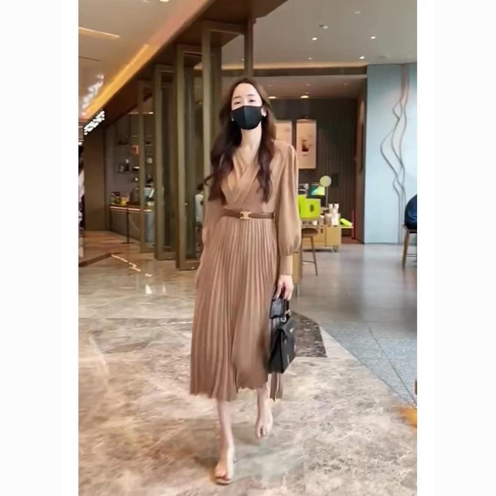 2025春季气质名媛百褶长裙高端女神范高级感长袖打底连衣裙子女装