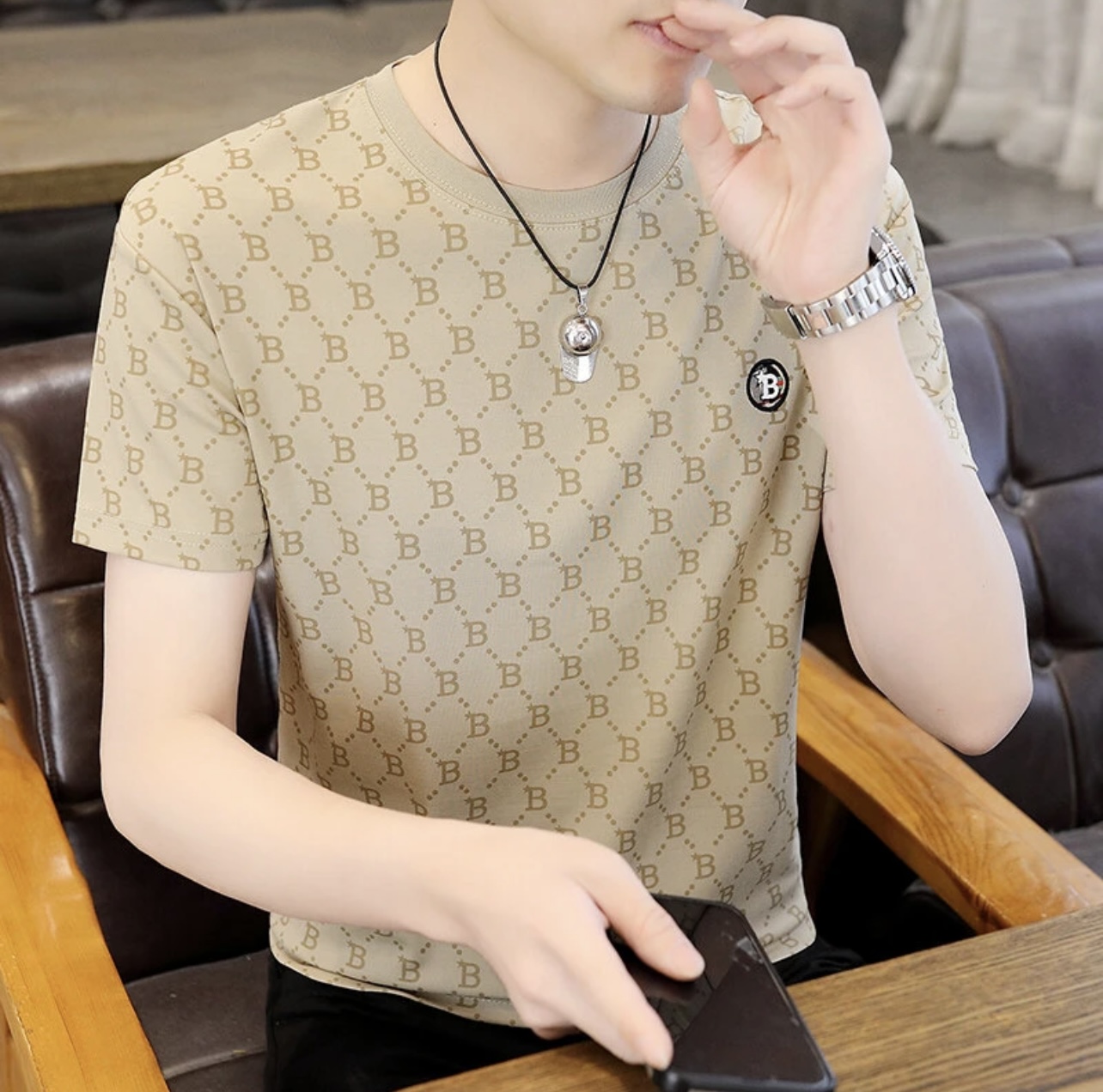 男士夏季洋气轻奢新款冰感棉T恤上衣夏季印花t恤半袖刺绣休闲圆领