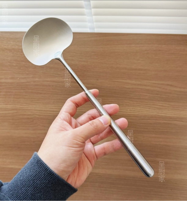 304不锈钢炒勺贵州炒菜瓢家用铁铲子腰子勺短柄小号锅铲打菜汤勺