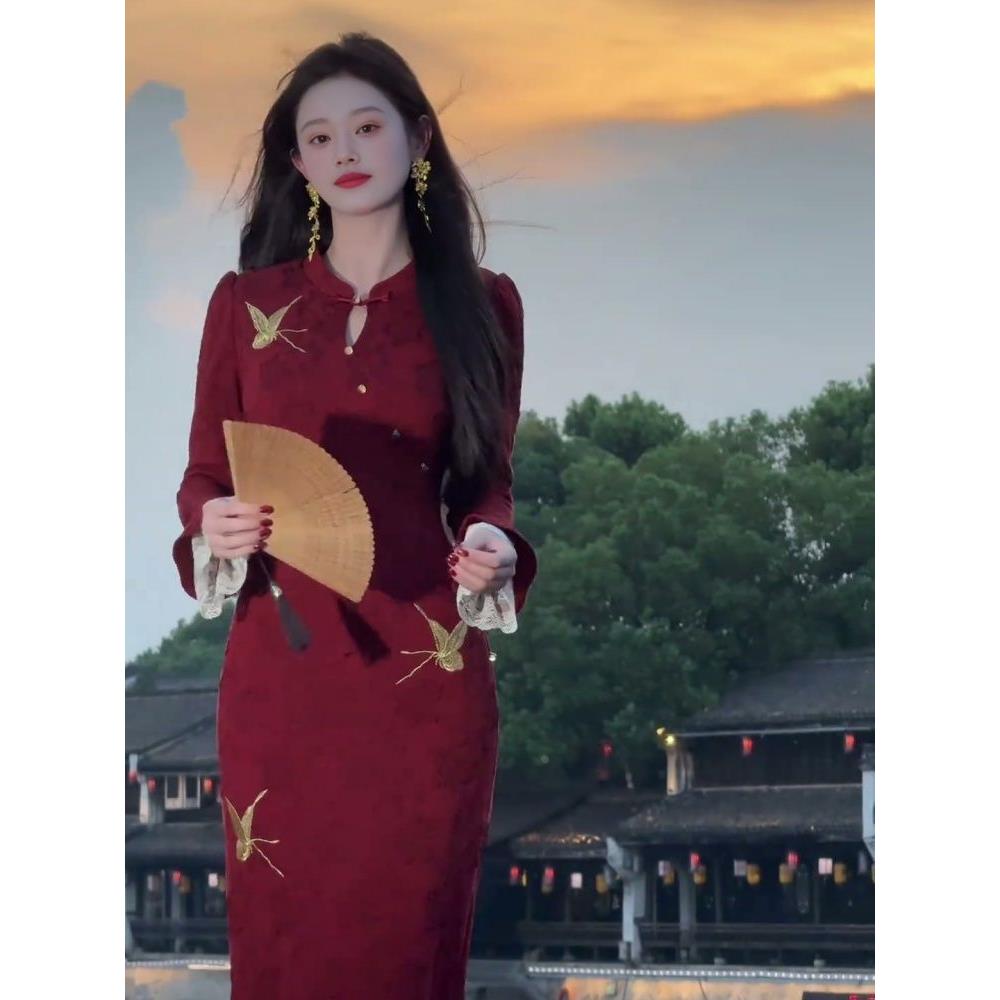 新中式红色旗袍2026新款订婚礼服正式场合端庄国风宴会长袖连衣裙
