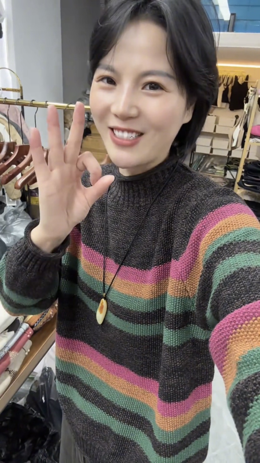 复古彩虹条纹半高领针织衫女秋冬新款松弛感长袖毛衣休闲宽松上衣