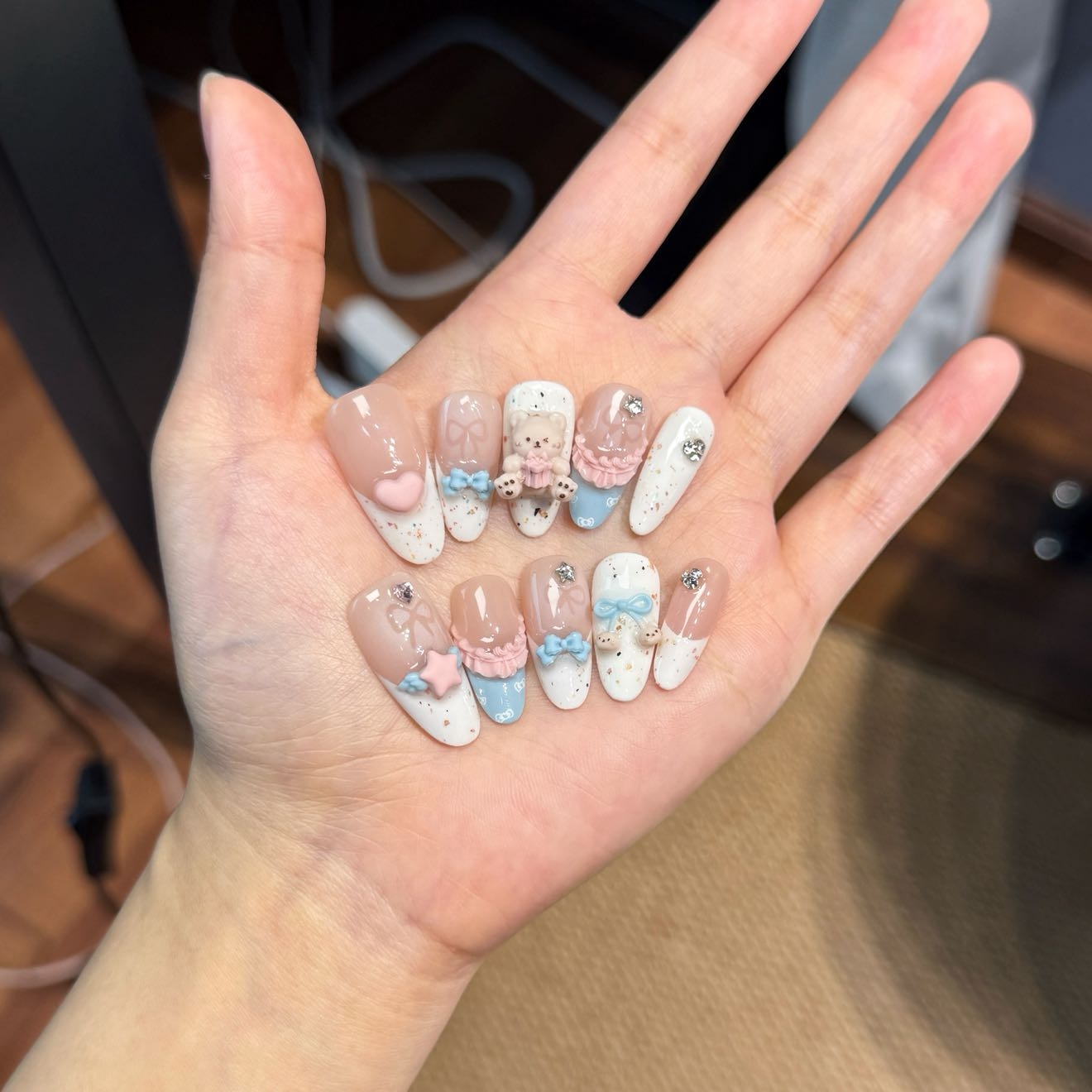 生日小熊 日式椭圆 | 立体可爱日常卡通多巴胺小熊穿戴式美甲