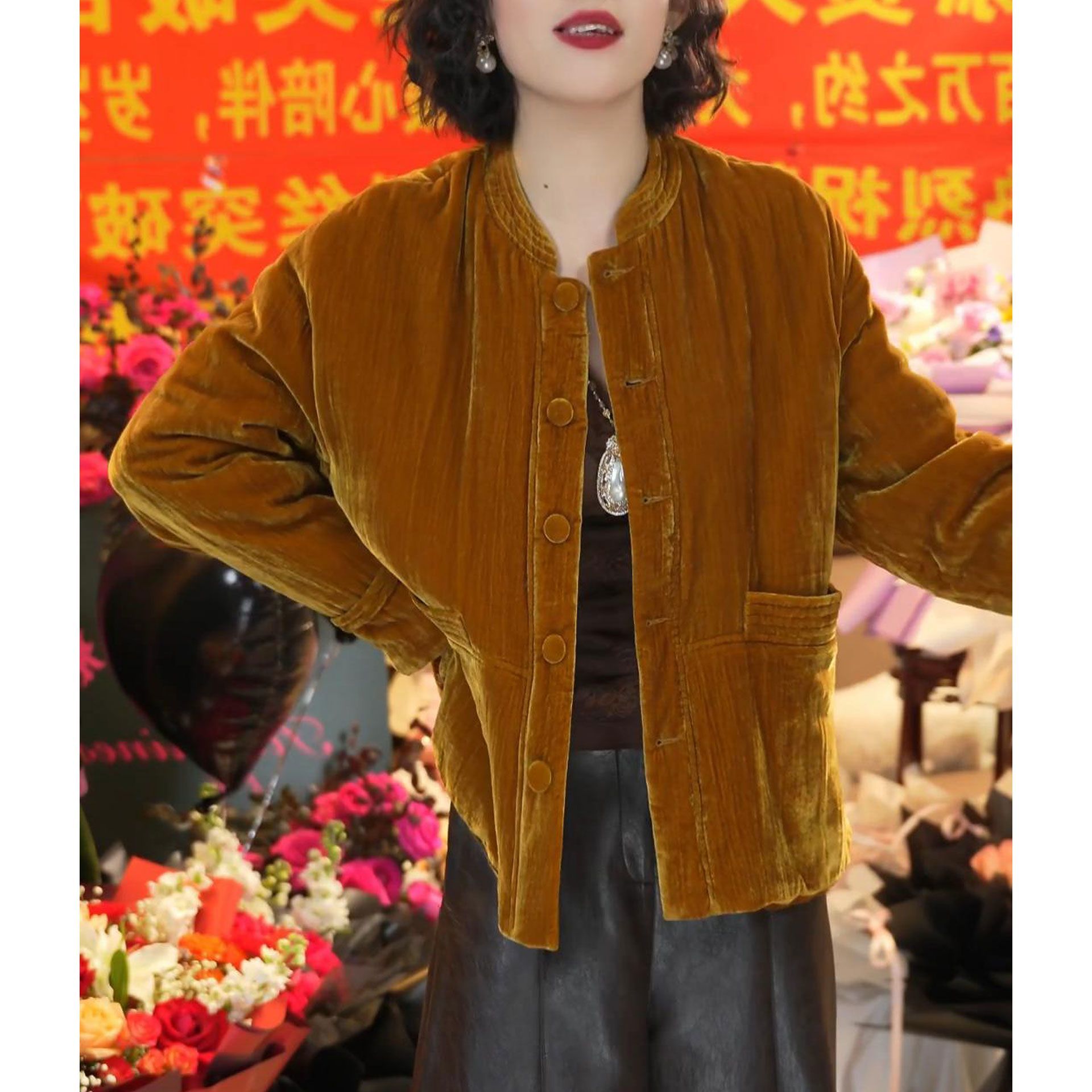 新中式改良版短外套女2026冬季新款时尚洋气设计感单排扣圆领上衣