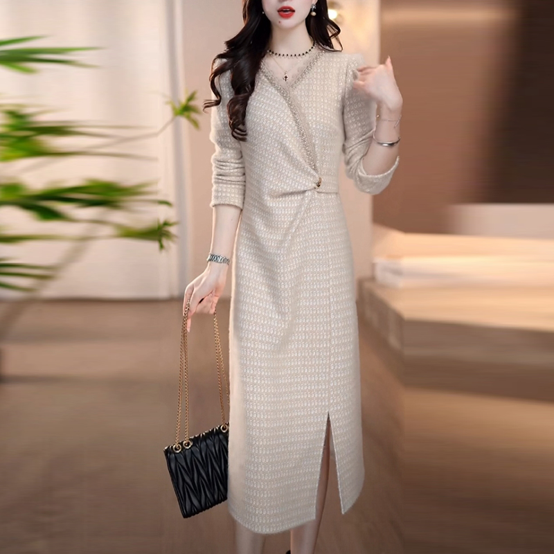 雪花绒时尚加厚打底裙2025秋冬季新款高级感显瘦保暖开叉连衣裙子