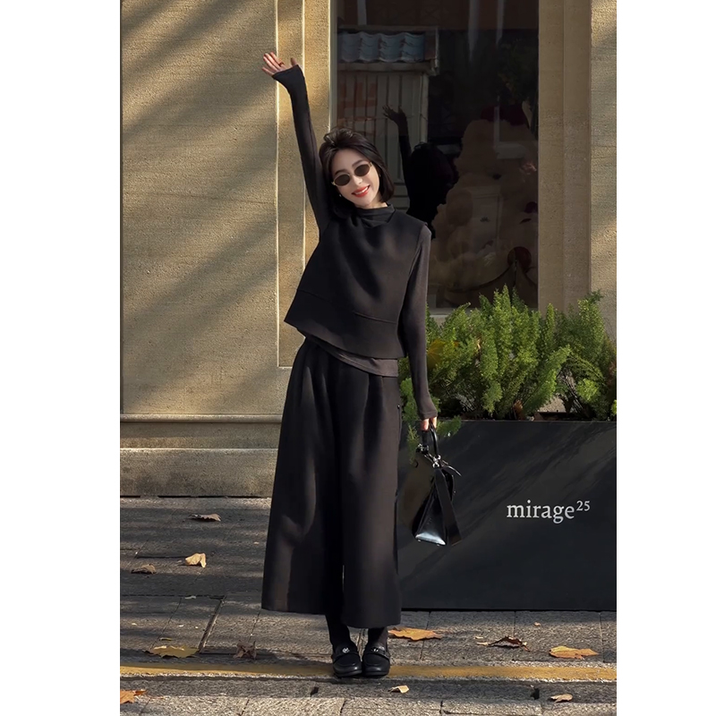 秋冬流行穿搭一整套女2025新款老钱风打底衫叠穿马甲阔腿裤三件套