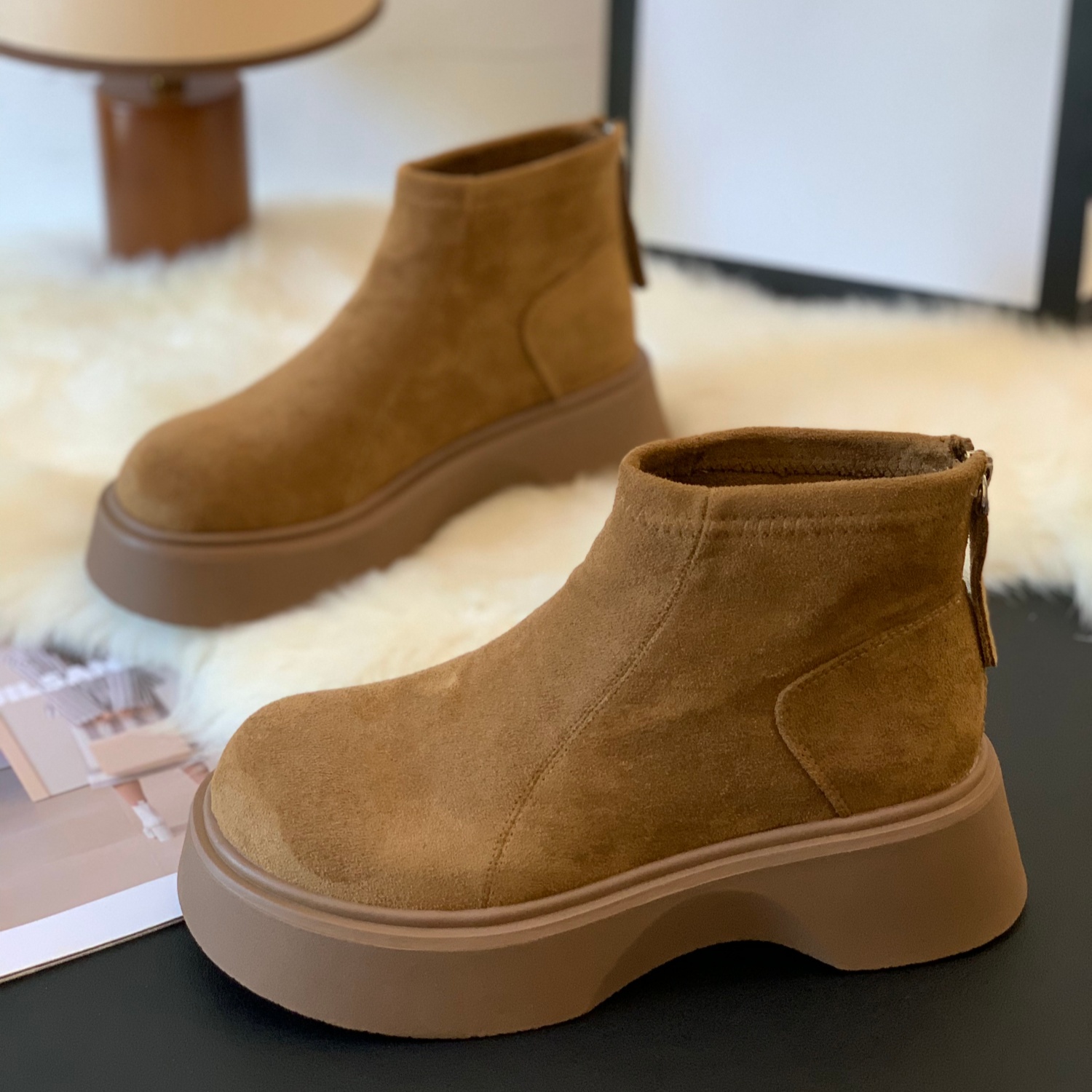 欧美厚底增高显瘦马丁靴2025秋季爆款绒面高级感潮酷百搭圆透短靴