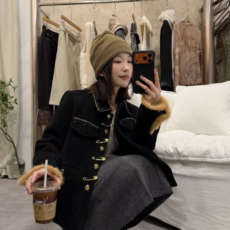 原创设计羽绒外套女冬季羽绒服短外套女装时尚秋冬小众炸街高级感