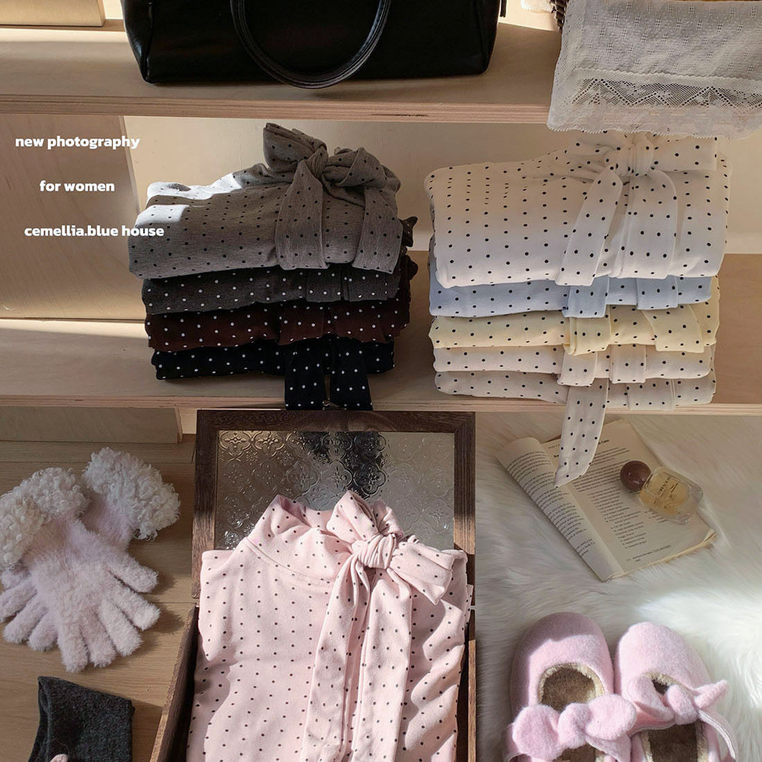 奶油色系半高领蝴蝶结绑带波点抓绒T恤女冬甜美叠穿温暖打底上衣