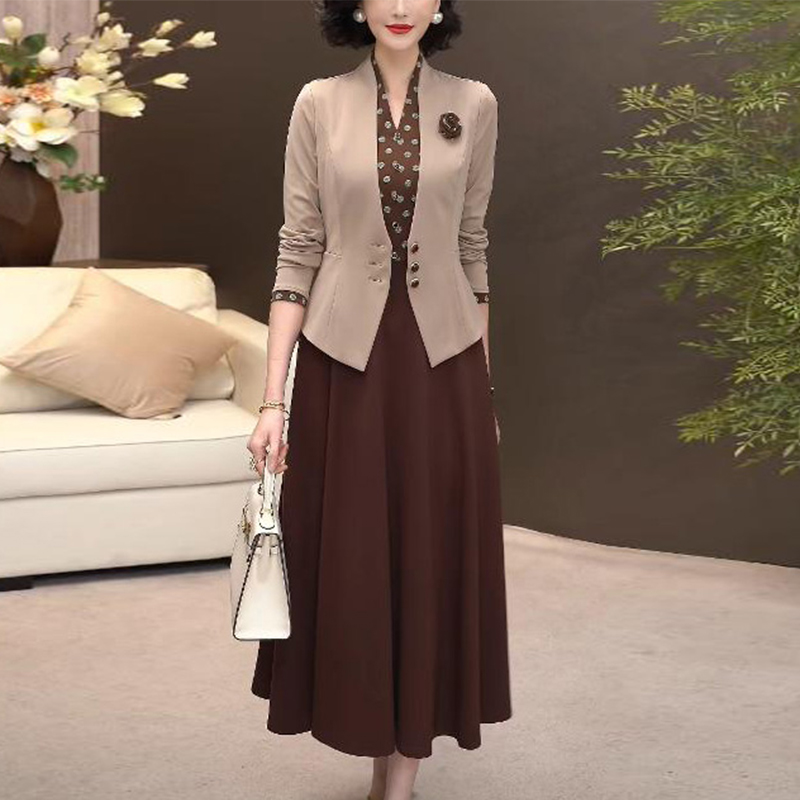 假两件连衣裙女2025春秋新款高级感喜婆婆婚宴广州十三行套装裙子