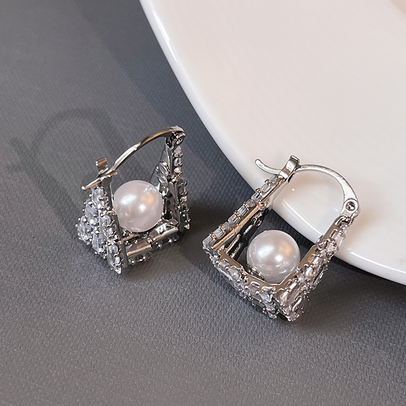 铜合金耳饰 银色U型微镶珍珠耳扣耳钉女气质时尚耳环高级感耳饰潮