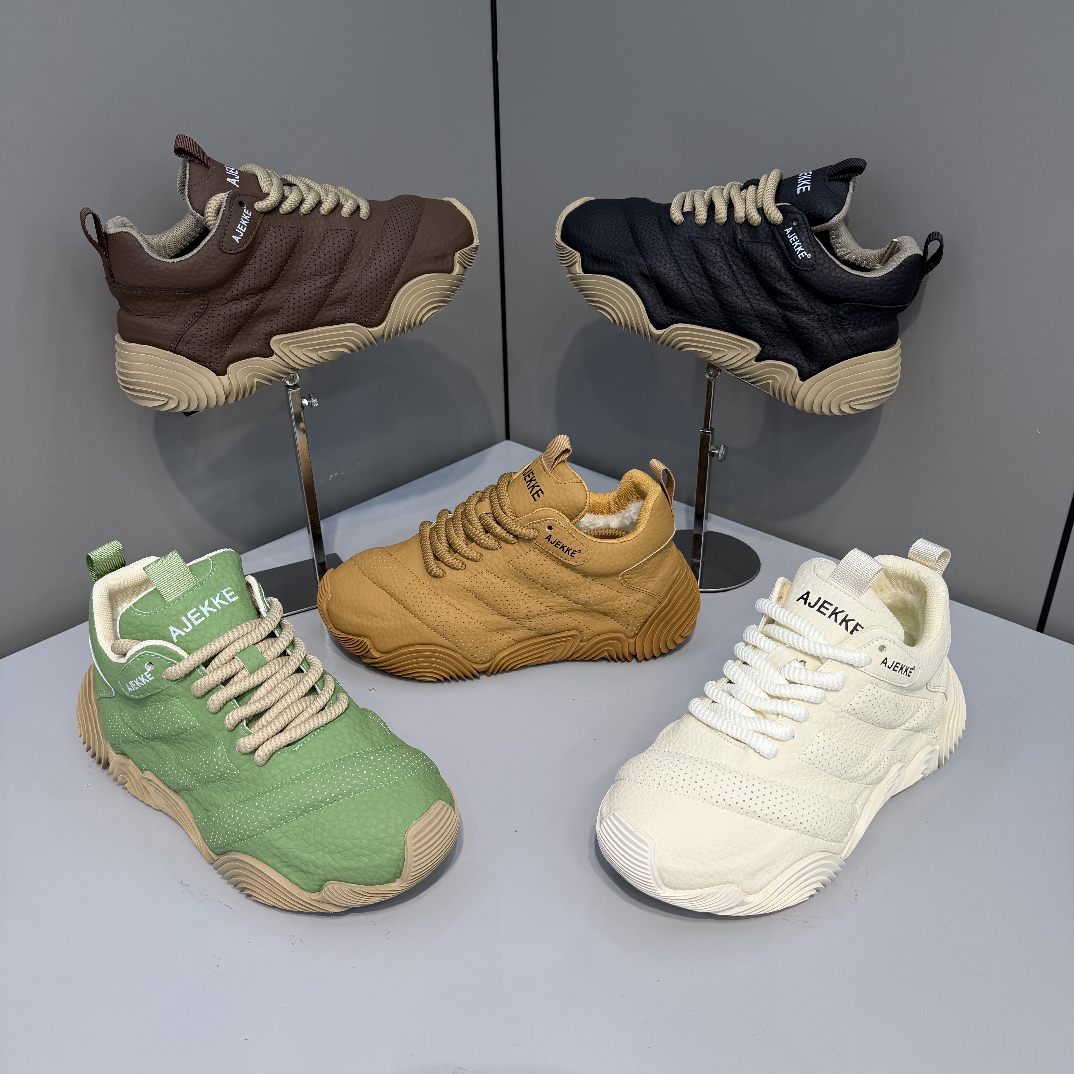 2025 男士新款运动秋冬加厚日常舒适高端个性潮流潮鞋（皮鞋尺码）