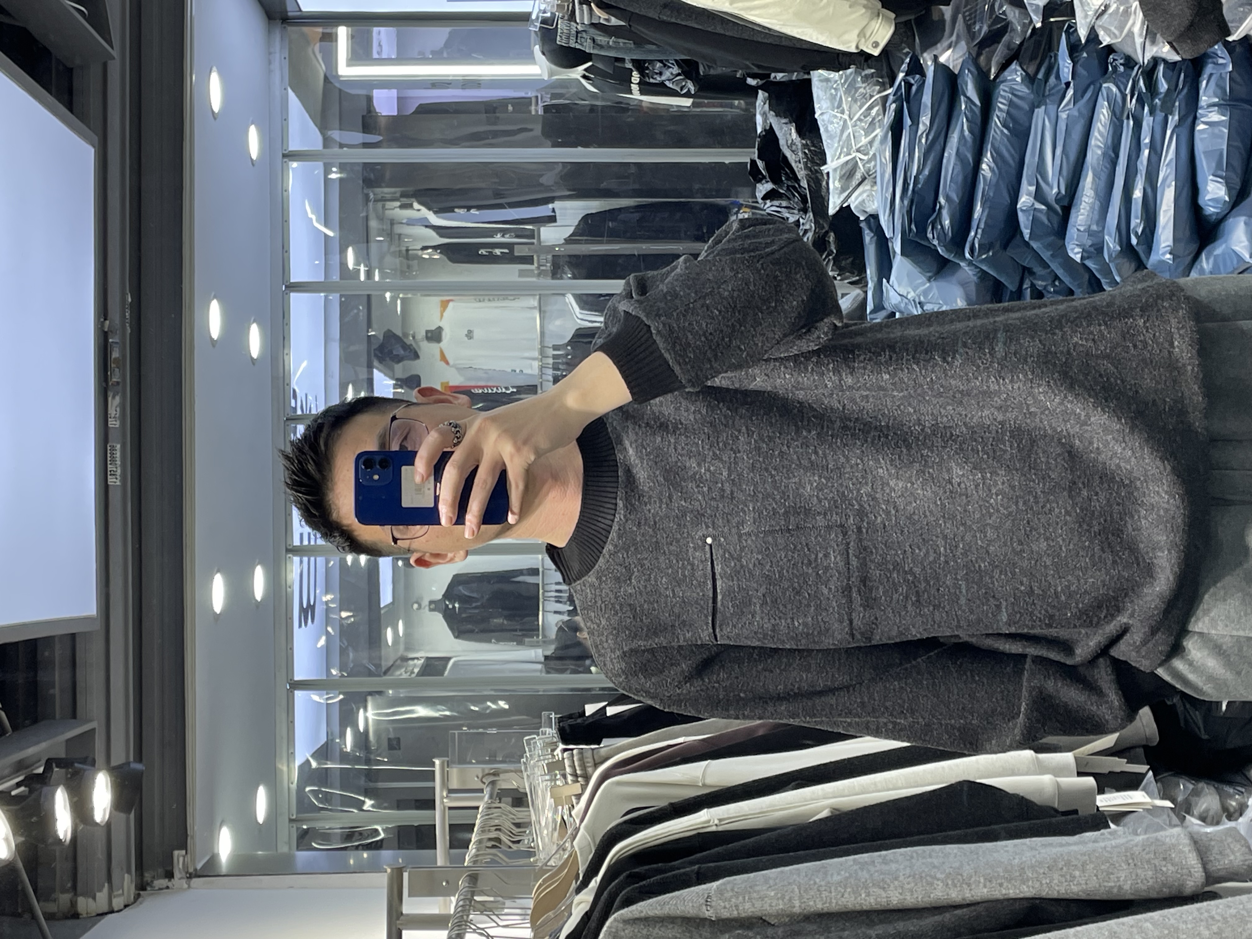 2025冬加绒羊毛活动口袋软糯男士套头圆领卫衣时尚休闲百搭宽松