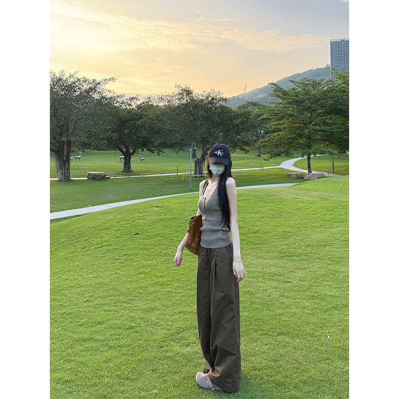 夏季松弛方领半开胸叠穿修身显瘦吊带背心酷飒风工装裤高腰弯刀裤