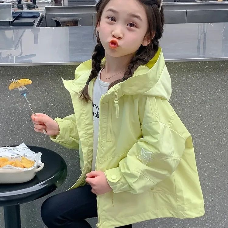 外套春秋款洋气时髦女宝连帽风衣儿童外套女童2025新款爆款冲锋衣
