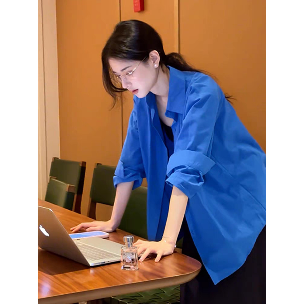 时尚气质蓝色衬衫女春秋季2025新款长袖宽松衬衣薄款外套休闲上衣