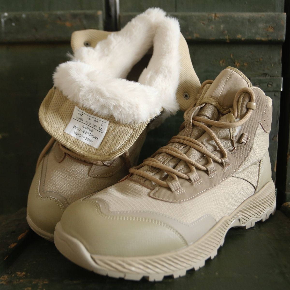 男士高帮战术登山鞋户外防滑耐磨透气防泼水防穿刺沙漠徒步靴