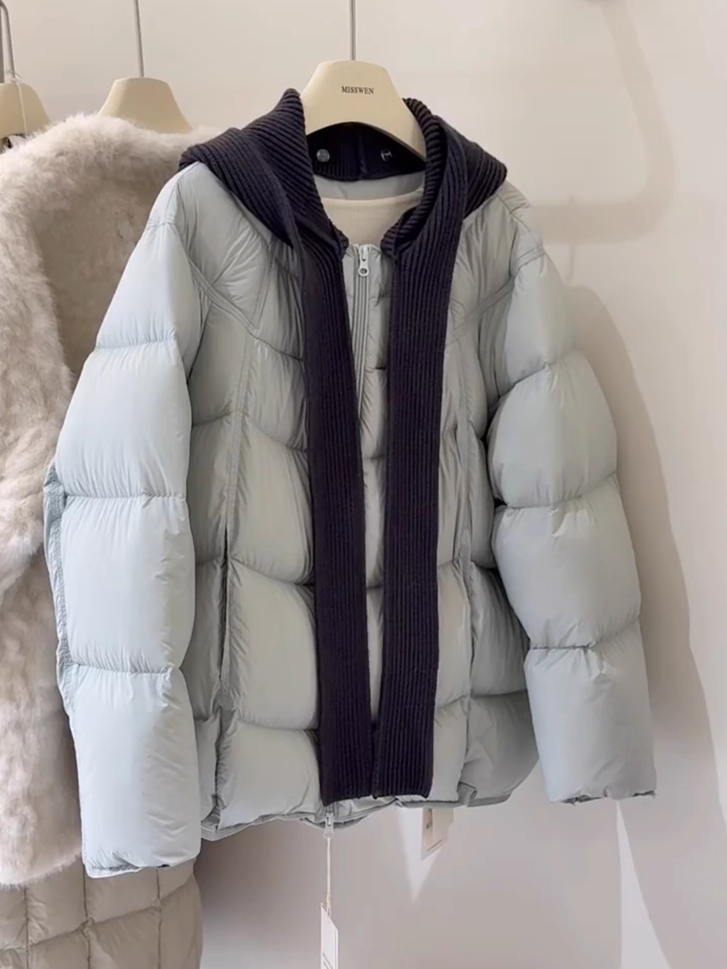 可拆卸针织连帽泡芙通勤风女冬2025新款爆款小个子高级感棉服外套