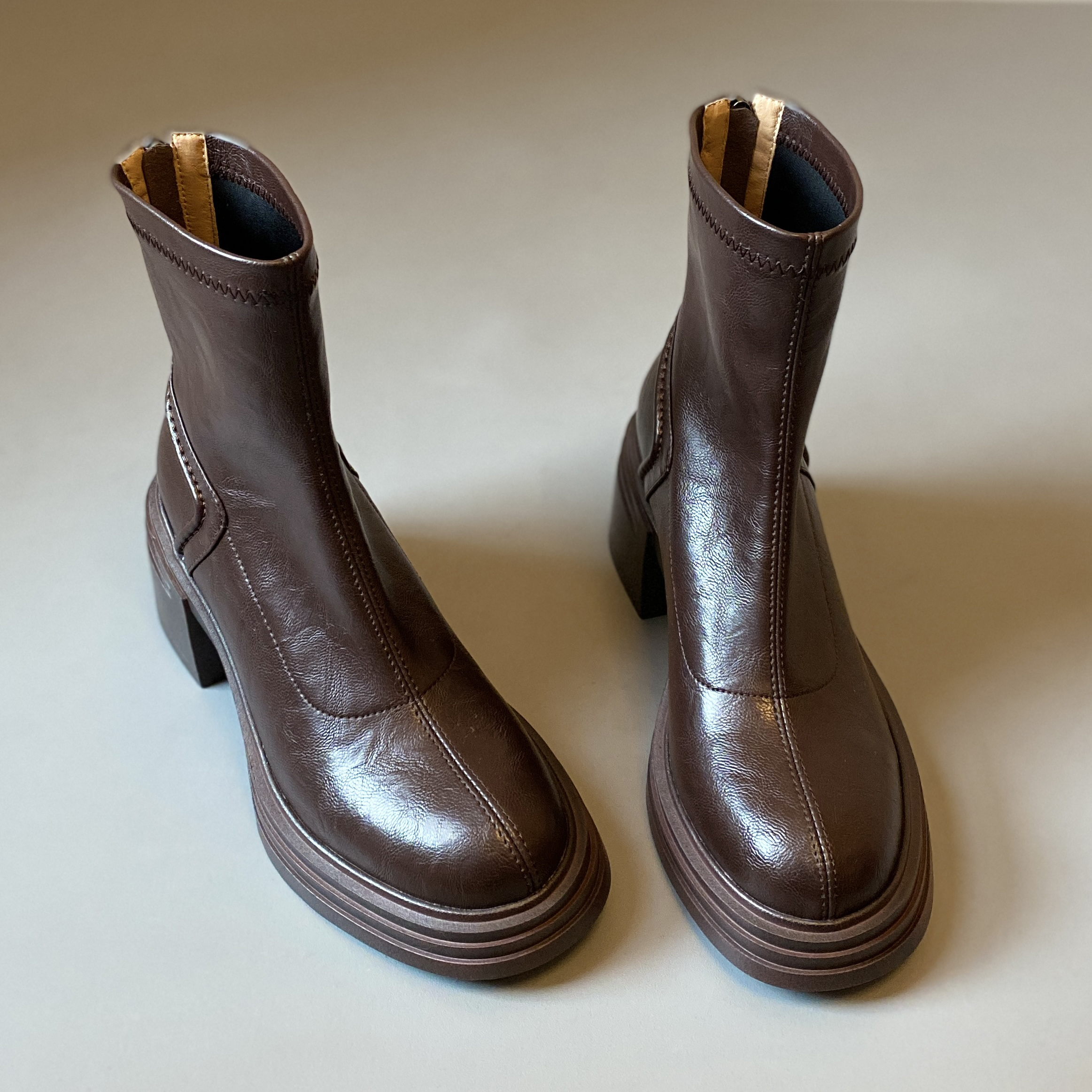 牛皮版~棕色复古厚底增高马丁靴女秋冬简约后拉链粗跟复古瘦瘦靴