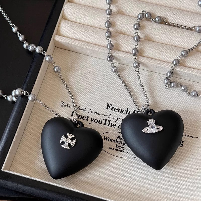 合金吊坠 黑色大爱心项链秋冬长款时尚百搭毛衣链轻奢高级配饰