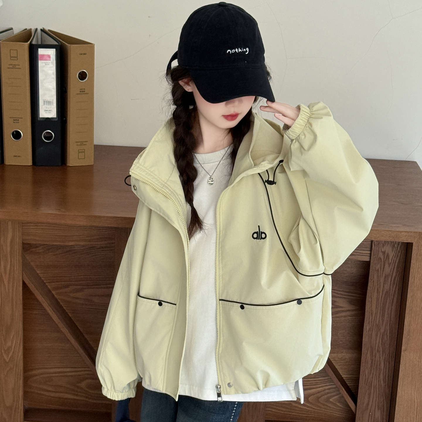 女童外套春秋款2025新款洋气儿童冲锋衣秋装时髦女孩夹克上衣大童