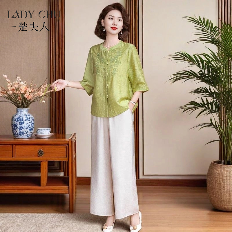 妈妈夏装套装2025新款中老年女天丝中袖刺绣上衣服中年时尚两件套