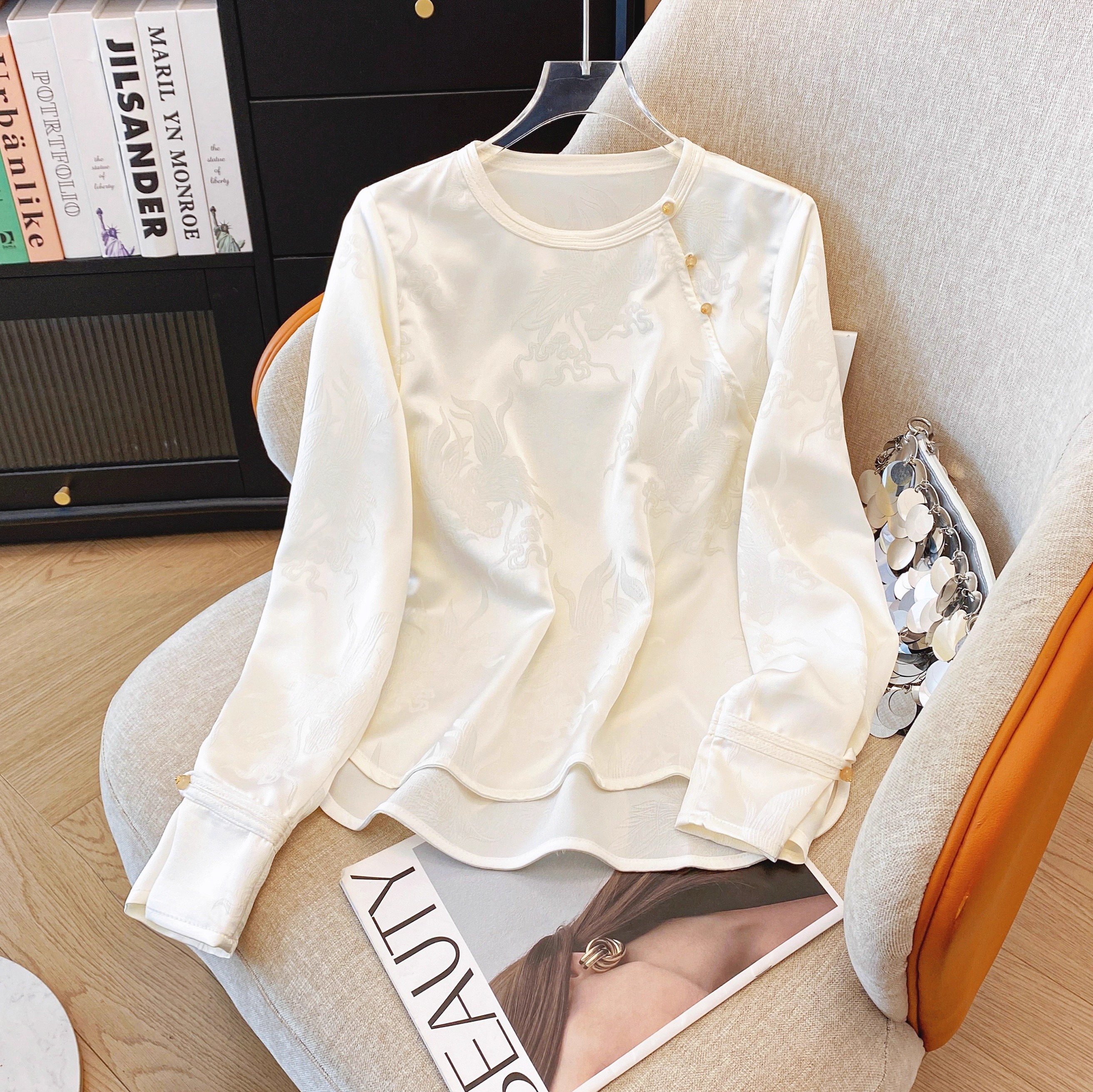 秋季新中式国风上衣别致独特气质长袖小衫盘扣提花衬衫叠穿马甲女