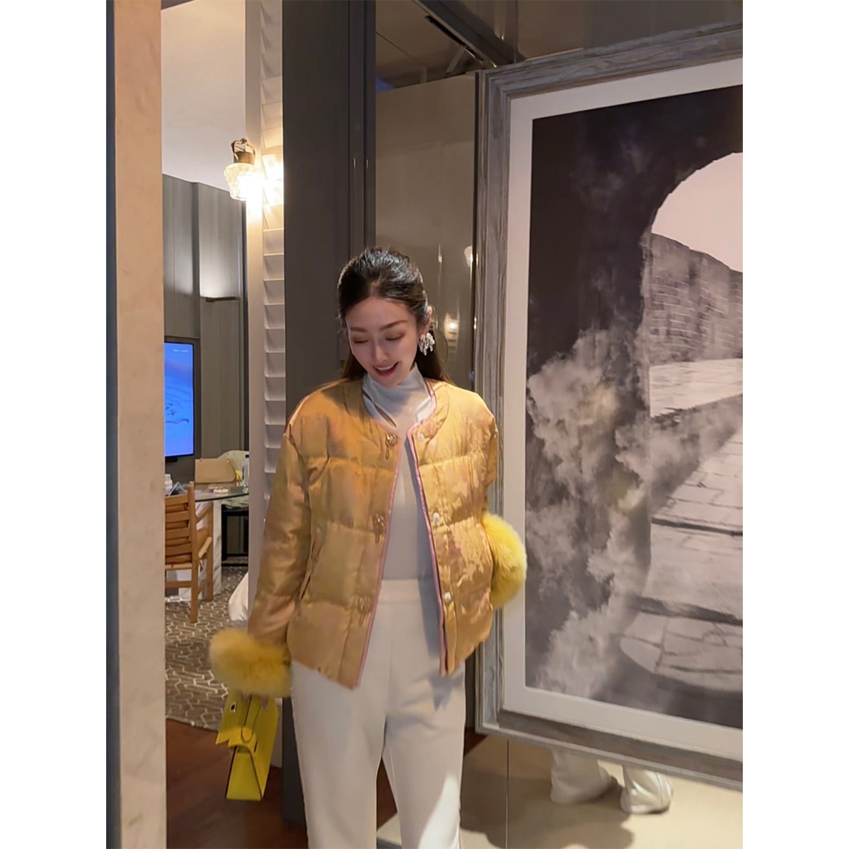 W·HAHA【朝花夕拾】新中式提花狐狸毛袖鹅绒羽绒服10790