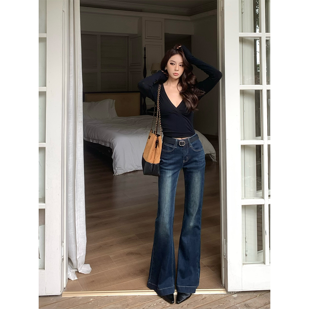 血色樱桃春秋2025新款微喇牛仔裤女辣妹纯欲修身显瘦喇叭早秋穿搭