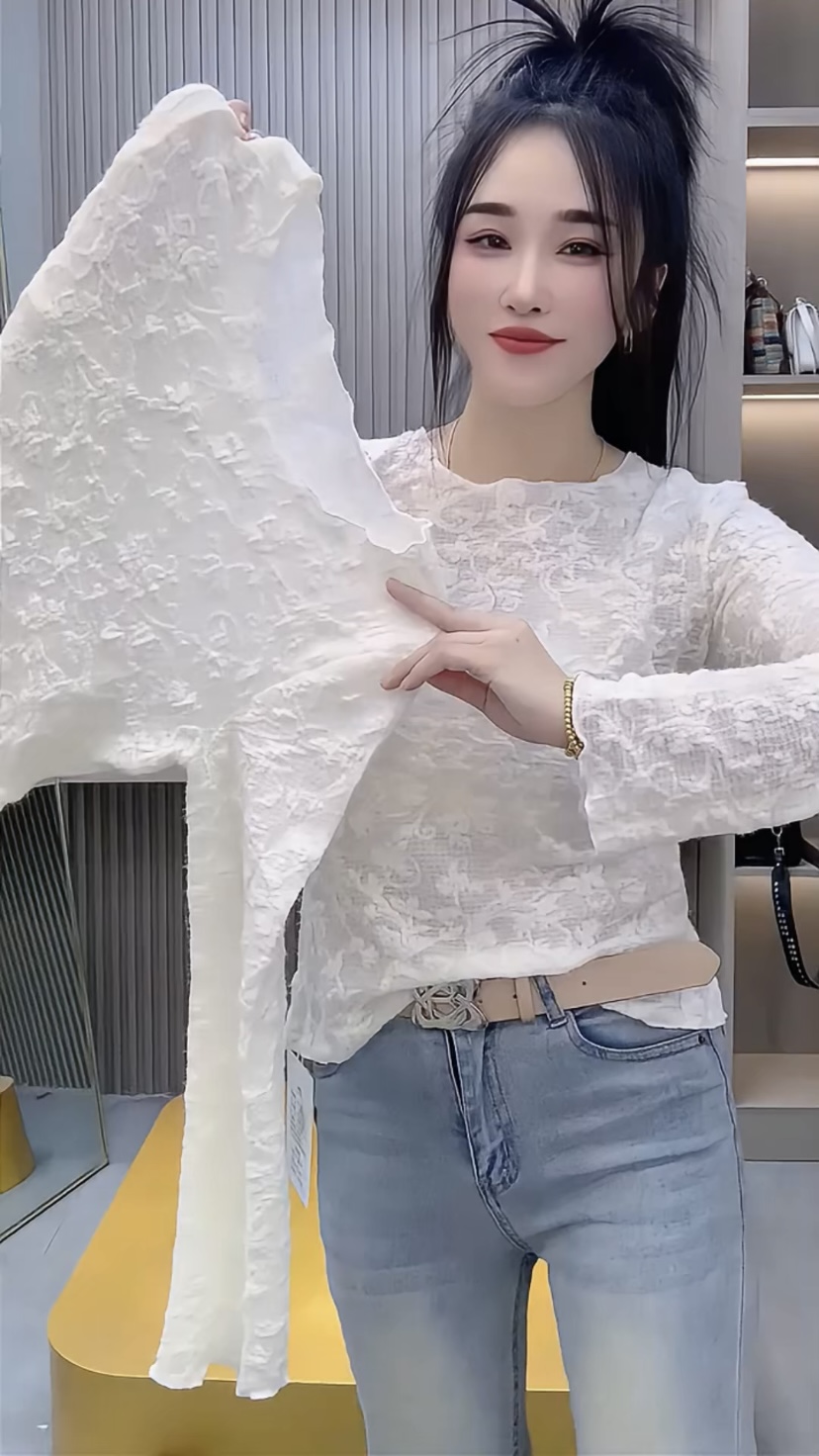 欧洲站2025冬季新款圆领花边钩花修身弹力时尚长袖蕾丝小衫打底女