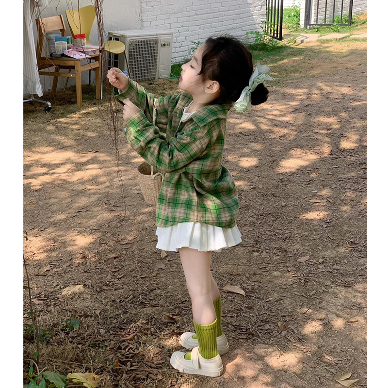 壹妈品质童装2025春季新款小女孩春装洋气绿色格子衬衫清新田园风
