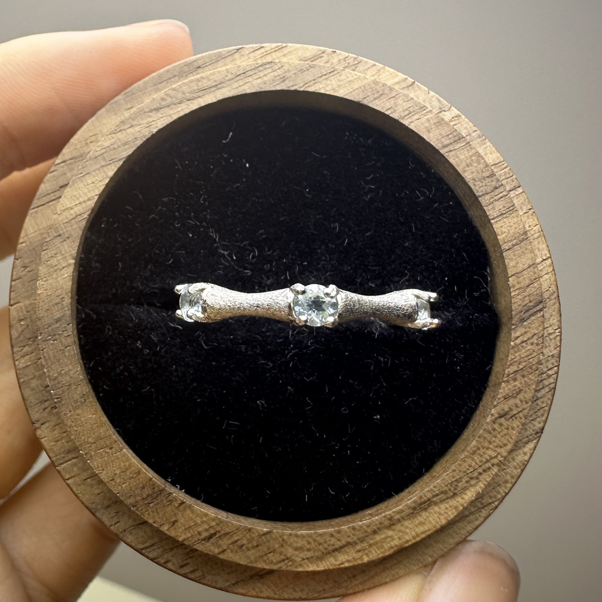 孤品 拉丝银镶海蓝宝 节节高升活口戒