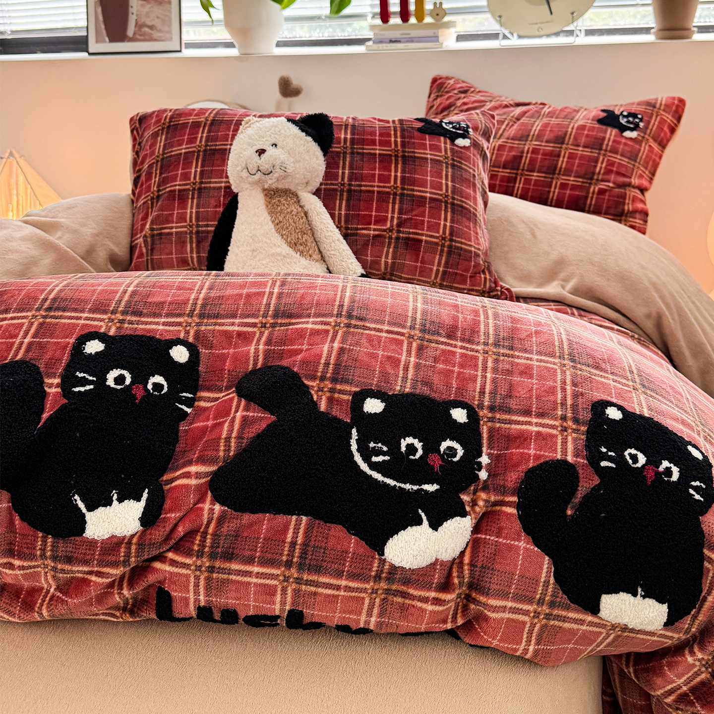 【朵罗塔】可爱调皮猫加厚保暖牛奶绒四件套双面绒2025被套床单床笠