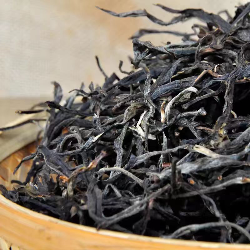 南界 2025年白莺山黑条茶王单株 古树生茶散茶名山名寨