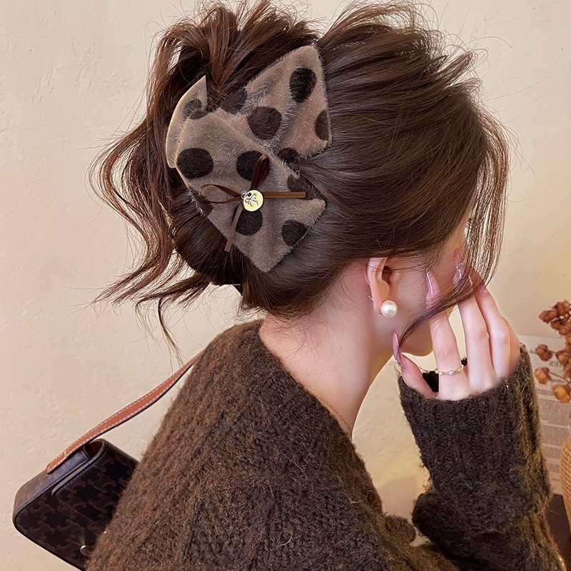 三角咖慕斯女波毛绒鲨鱼女波点2025新款大号发夹秋冬发饰法式