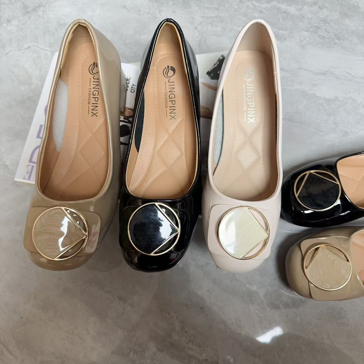 2025新款黑色百搭低跟单鞋皮鞋浅口方头女粗跟中年软底舒适鞋子