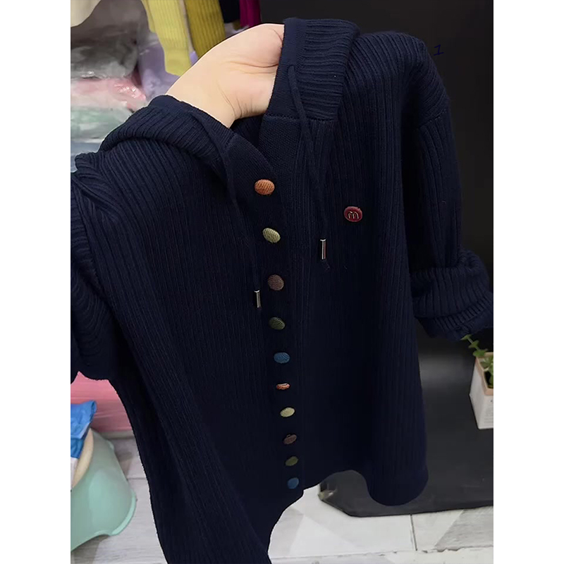 复古连帽单排扣针织开衫女大码2025冬季胖MM简约宽松舒适通勤上衣
