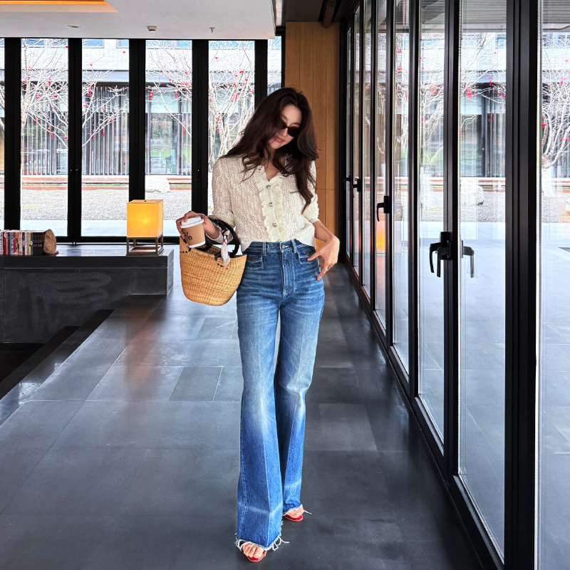 【ALONE SAVOR】口袋牛仔 亲肤透气酵洗显腿长微喇直筒牛仔裤J084