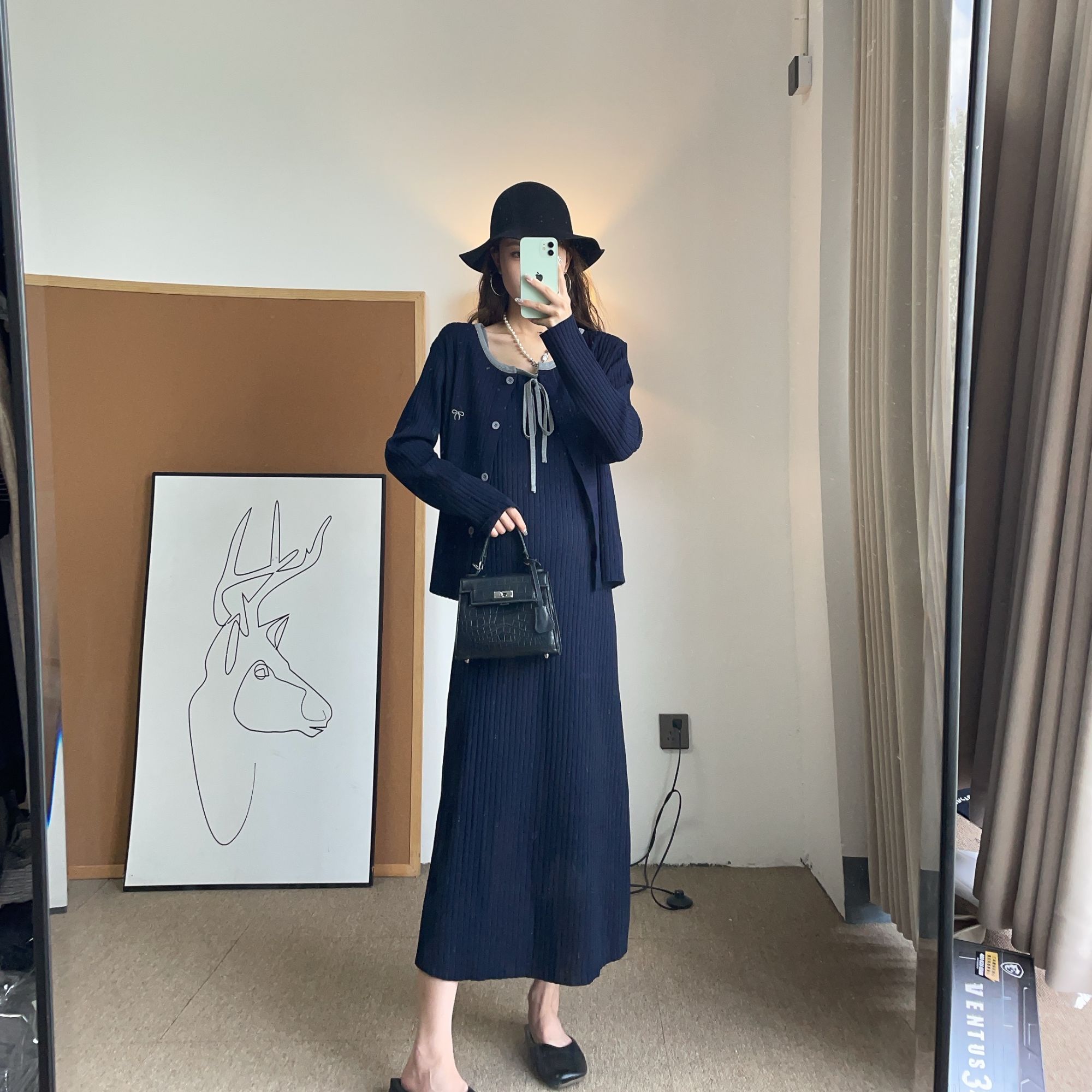 孕妇装秋装新款时尚韩版辣妈显瘦针织吊带连衣裙两件套2025潮妈