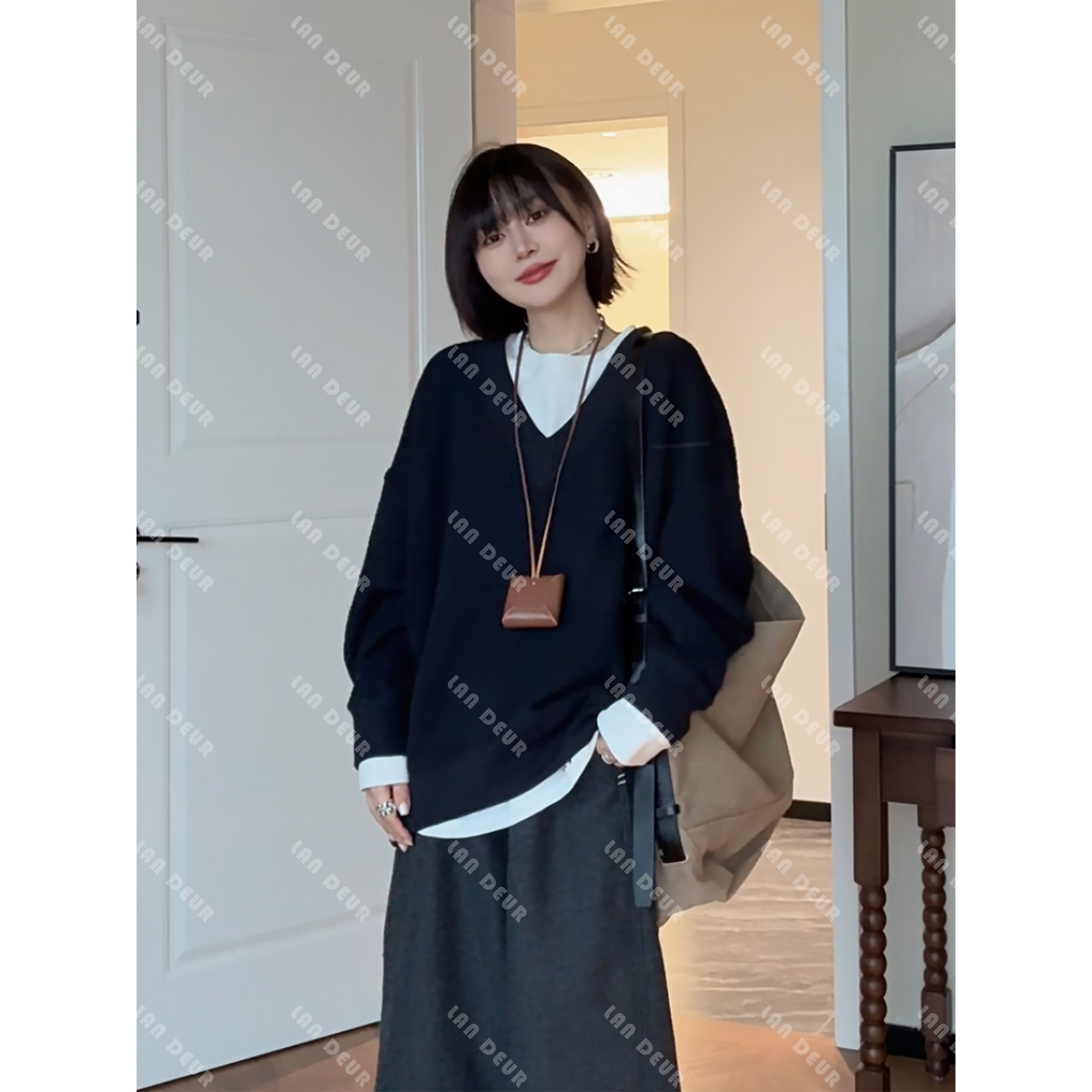 JIUJIU【北欧晨雾】百搭显瘦V领慵懒风简约套头设计感秋冬卫衣女