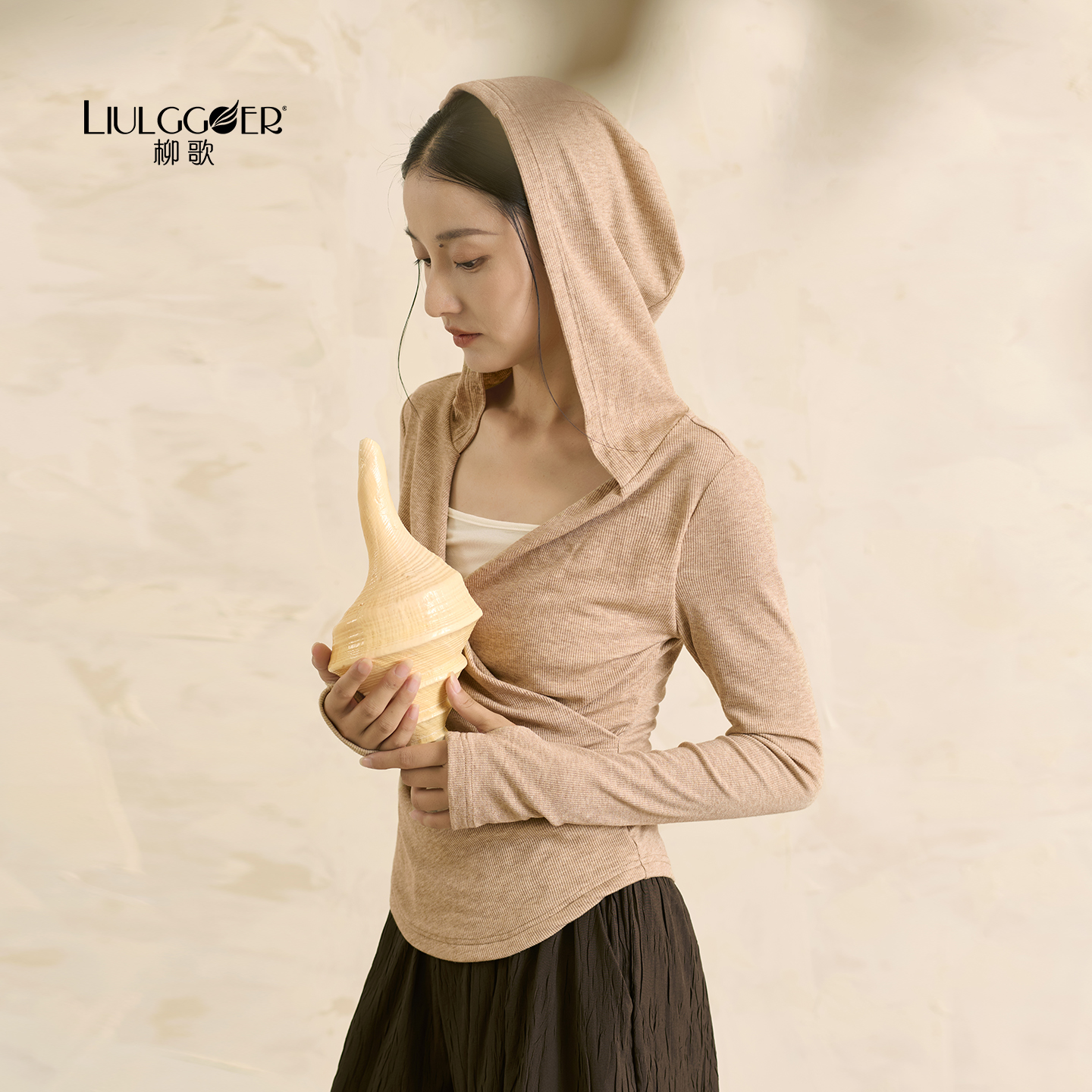 柳歌现代舞蹈服女2025新款秋季中国舞形体练功服长袖修身连帽上衣