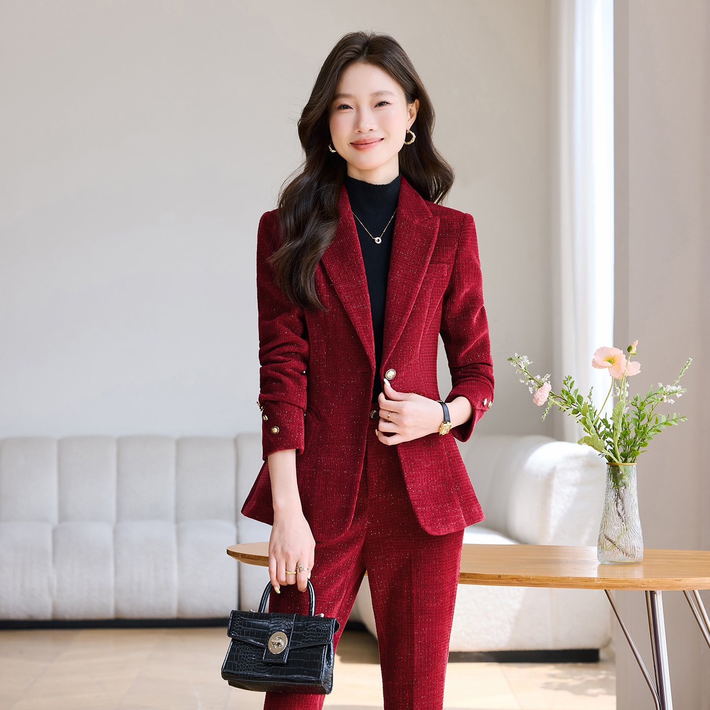 高端金丝绒西装套装女秋冬季修身显高瘦女人味西服微喇叭裤两件套