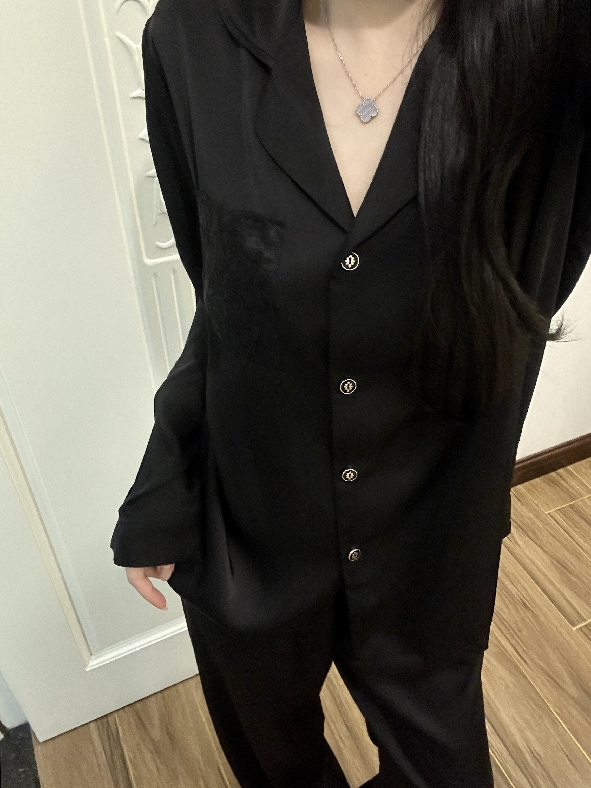 纯欲风轻奢黑色高级感冰丝长袖睡衣女春秋新款长裤套装大码家居服