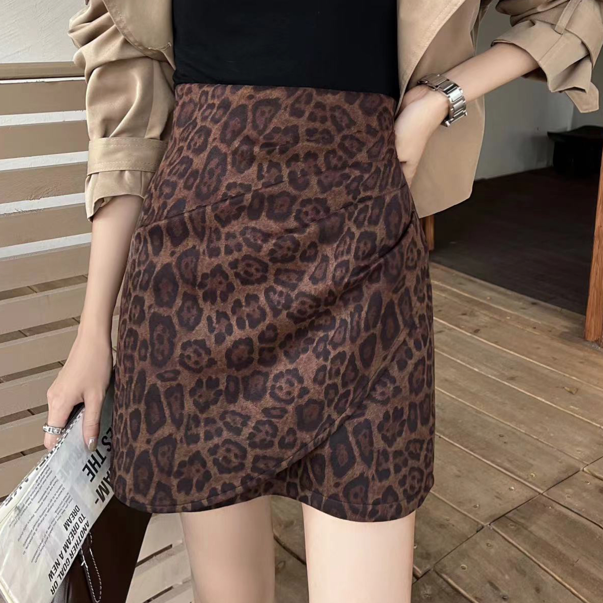 2025秋冬新款百搭流行豹纹学院风半身裙高腰显瘦时尚A字裙