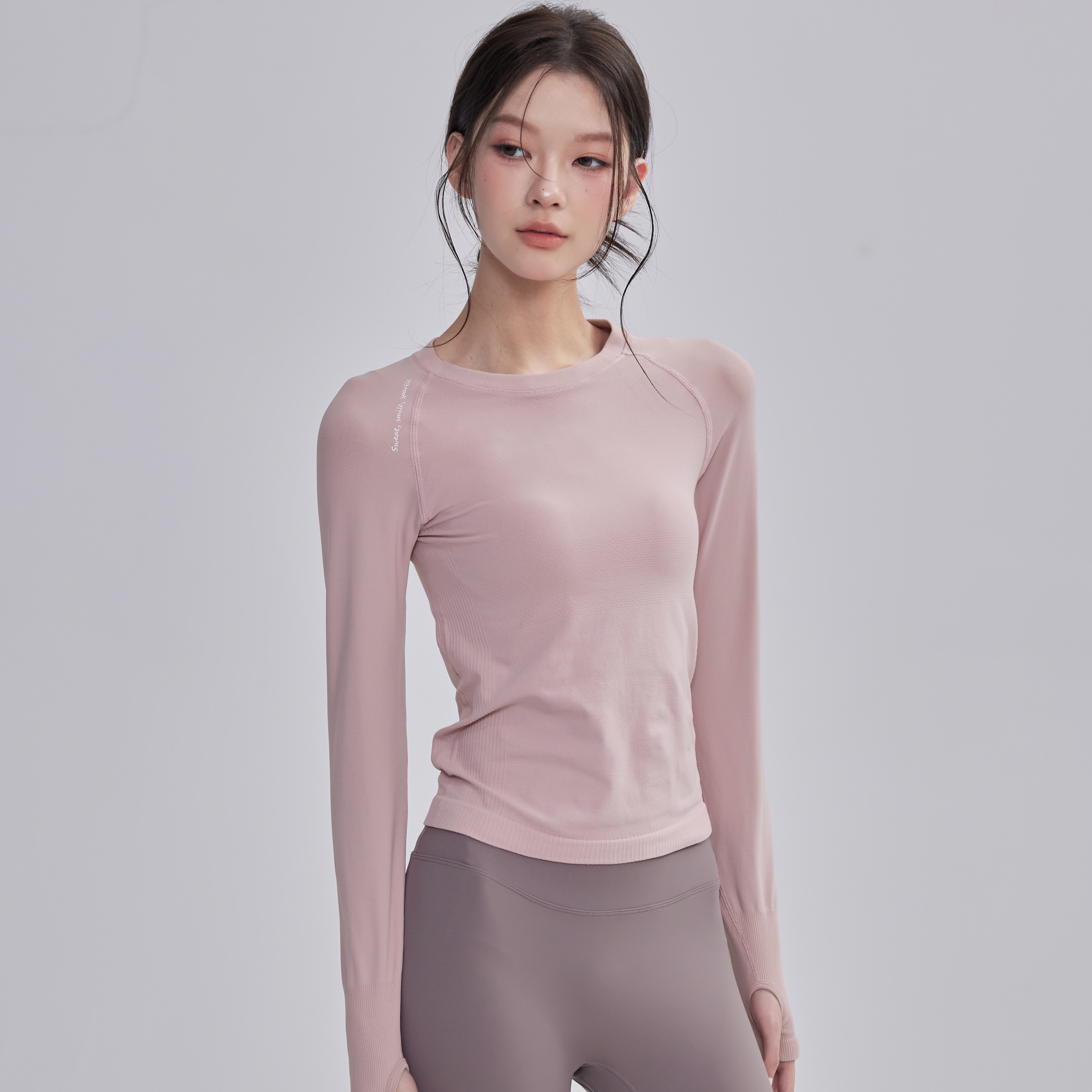 高弹裸感瑜伽服女修身显瘦圆领运动长袖跑步训练速干打底衫健身衣