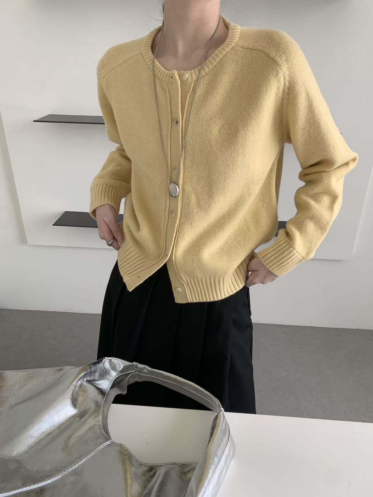 秋季圆领简约洋气扣针织衫毛衣女厚款宽松慵懒风开衫外套AM1038-1