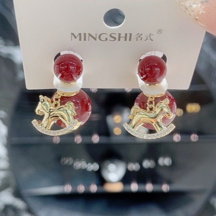 铜合金仿珍珠耳饰 马年新款安可拉红色前后珠珠木马耳坠