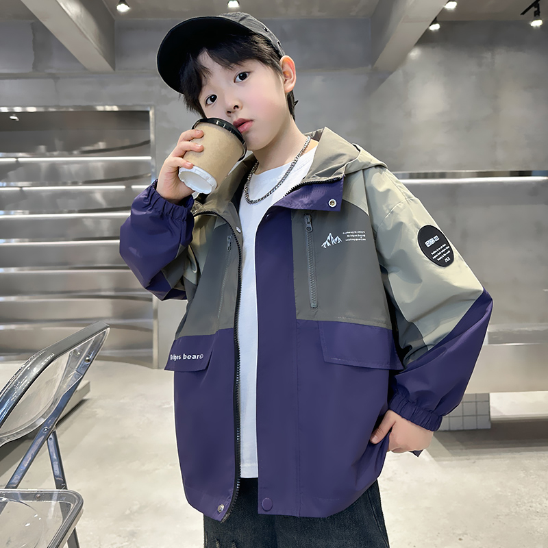男童春秋款外套2025新款春季冲锋衣中大儿童男孩春装痞帅气时髦潮